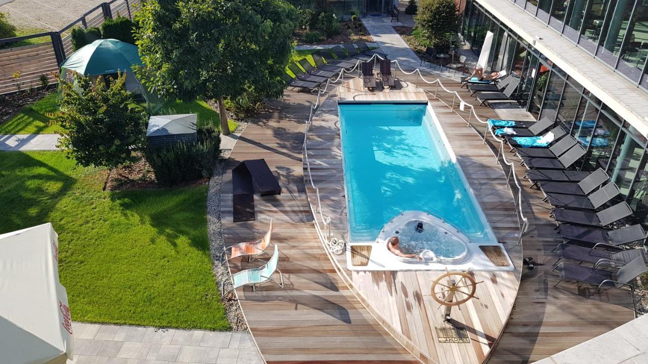 Blue Diamond Hotel Active Spa Тшебовнісько Екстер'єр фото